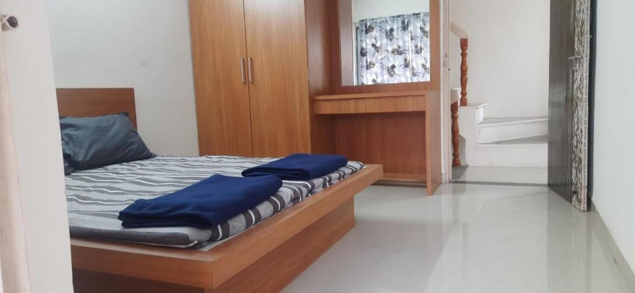 Swanky Sojourns Homestay 2Bhk 戈尔哈布尔 外观 照片