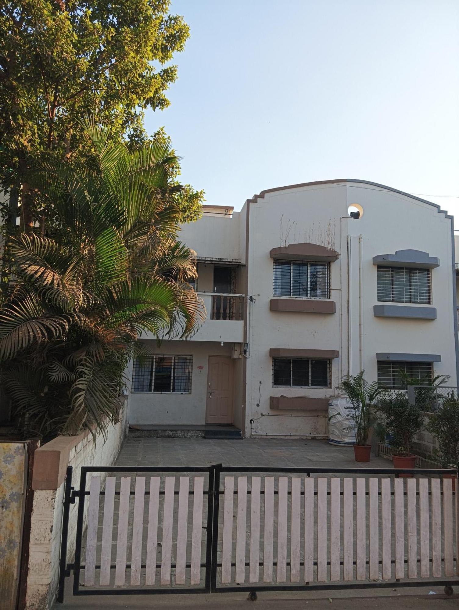 Swanky Sojourns Homestay 2Bhk 戈尔哈布尔 外观 照片